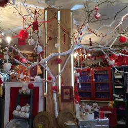 Une boutique prête pour fêter Noël et la nouvelle année!