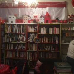 Une boutique prête pour fêter Noël et la nouvelle année!