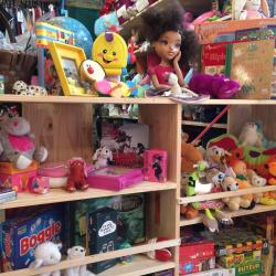 Une boutique prête pour fêter Noël et la nouvelle année!